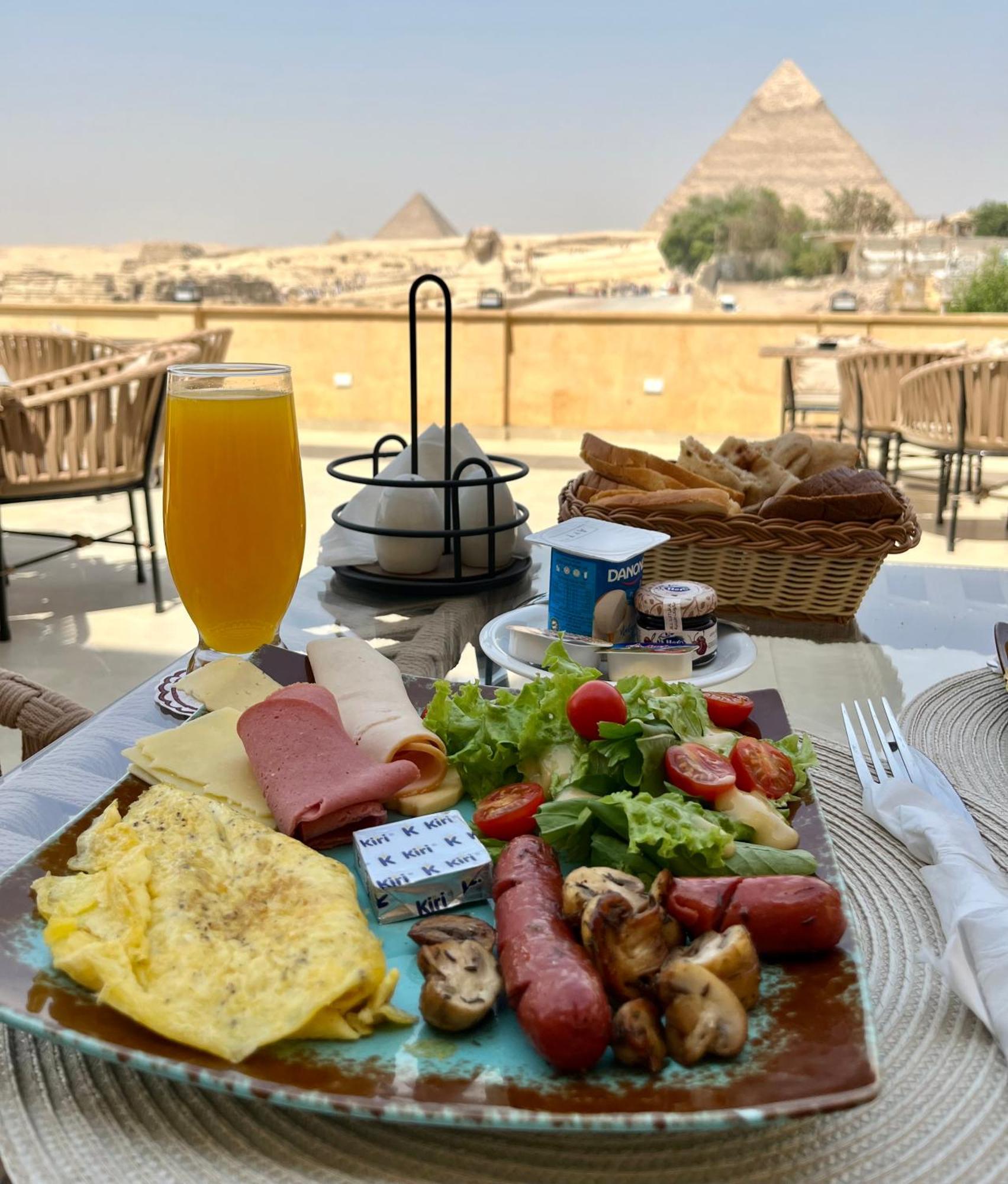 The Gate Hotel Front Pyramids & Sphinx View Kafret el-Gabal Extérieur photo
