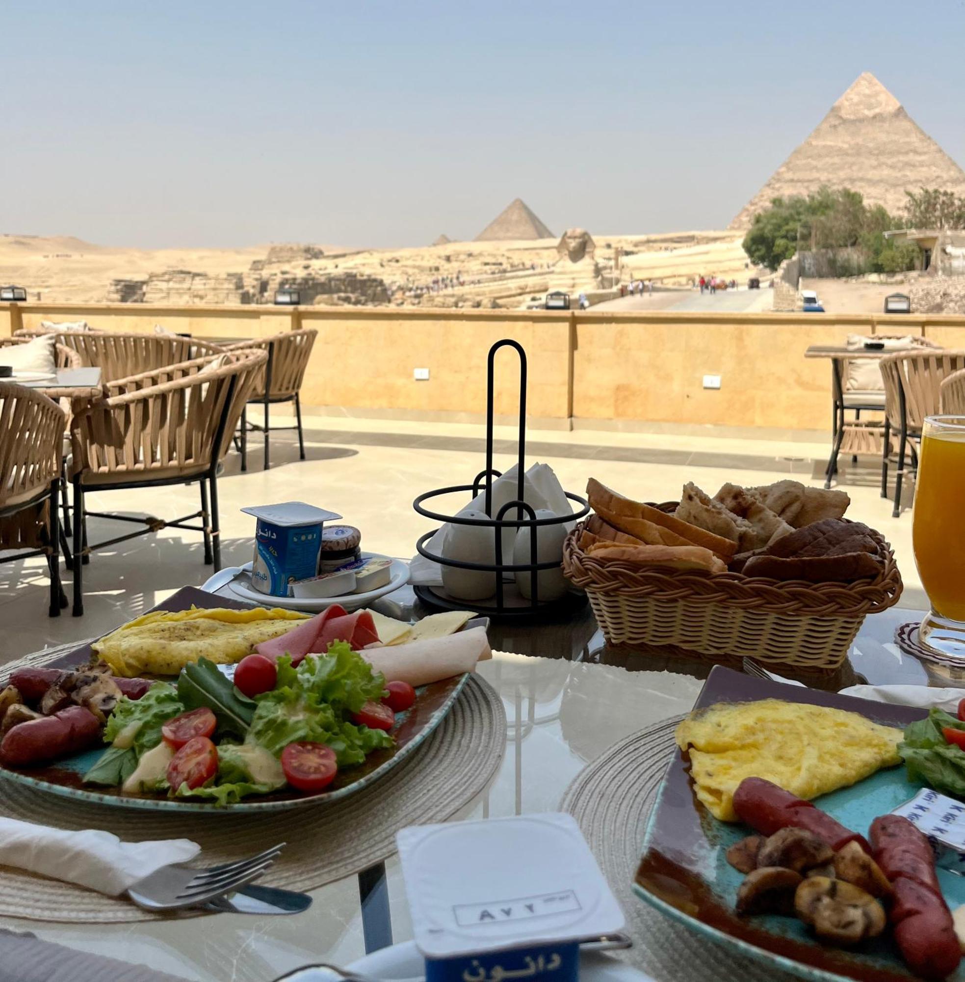 The Gate Hotel Front Pyramids & Sphinx View Kafret el-Gabal Extérieur photo