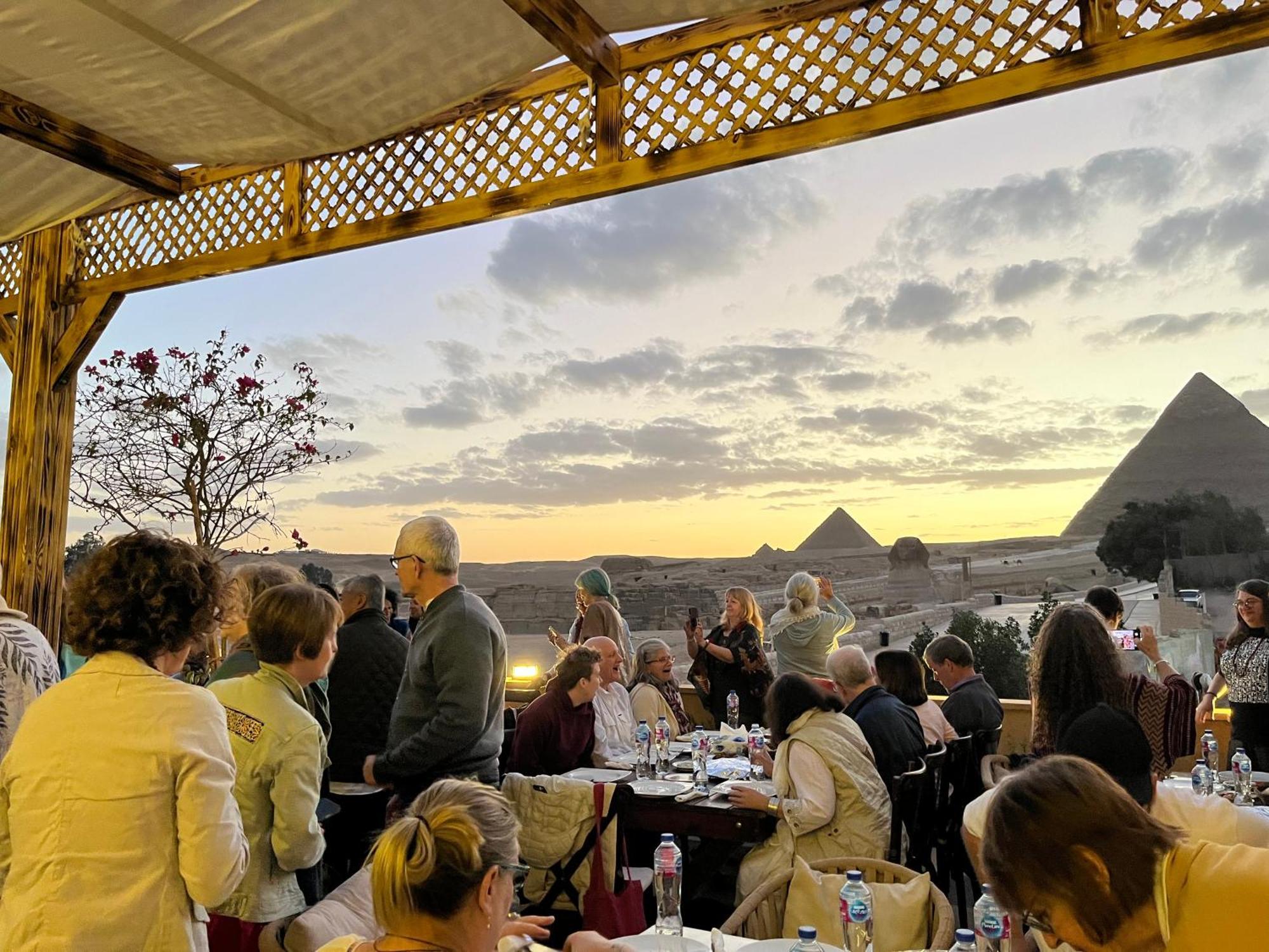 The Gate Hotel Front Pyramids & Sphinx View Kafret el-Gabal Extérieur photo